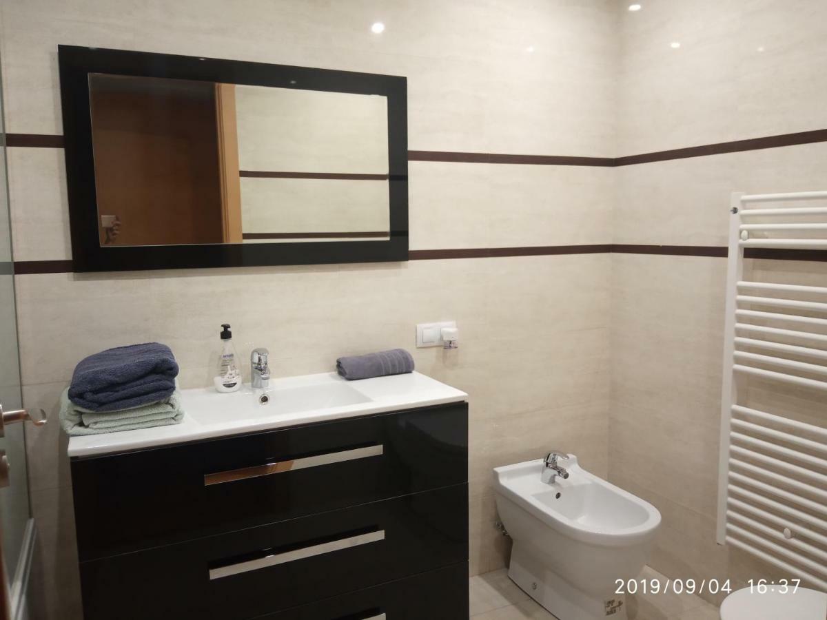 Apartamento Los Lirios Logrono Exterior photo